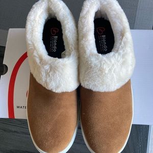 Blondo Suri Waterproof slip on sneakers